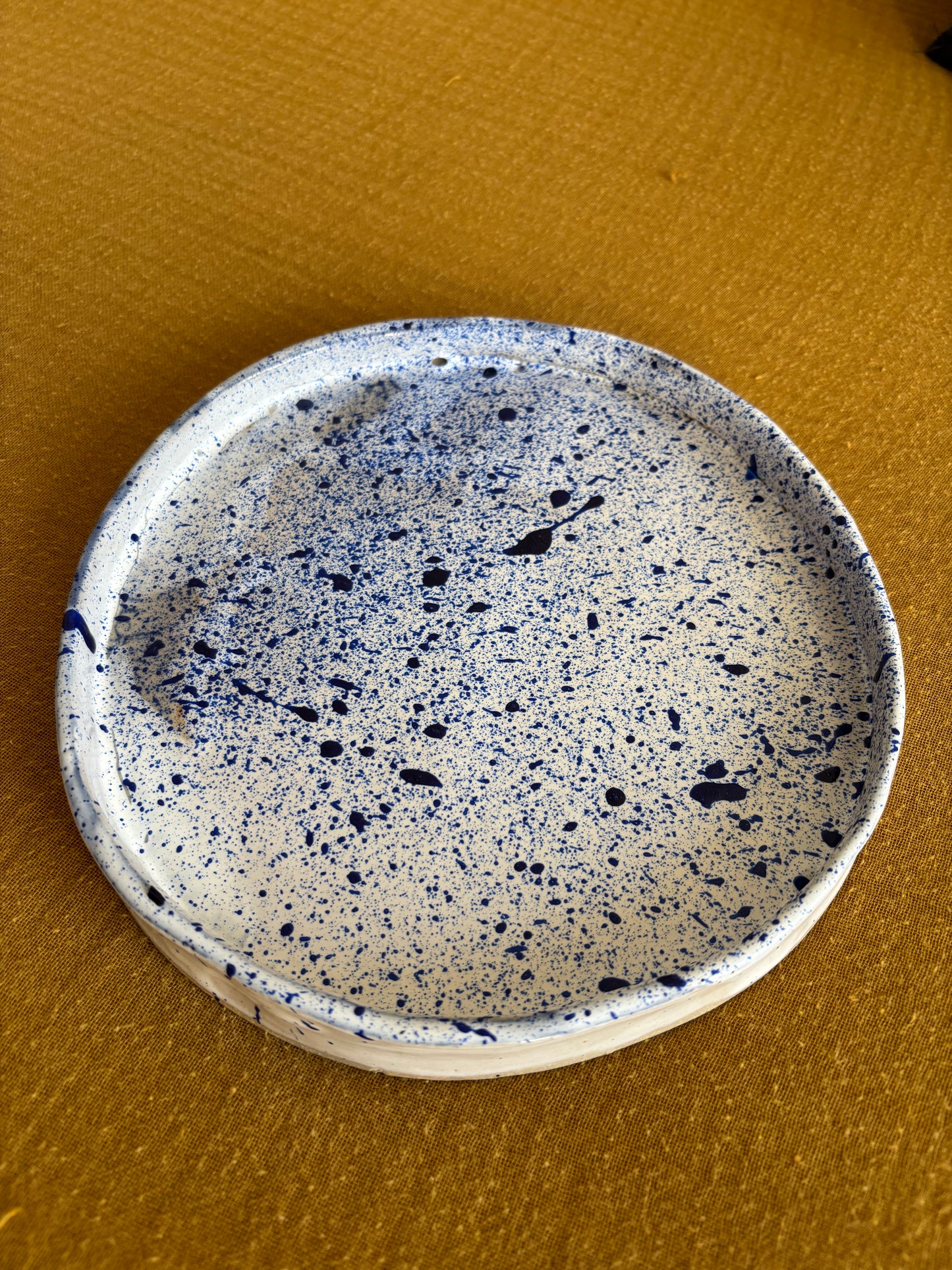 Assiette tachetée